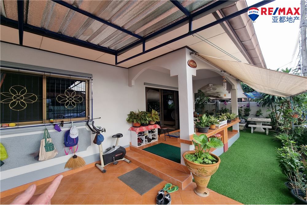 芭提雅东区豪华别墅150平方米3卧2卫出售 Pattaya Villa: Comfortable and Low Maintenace
