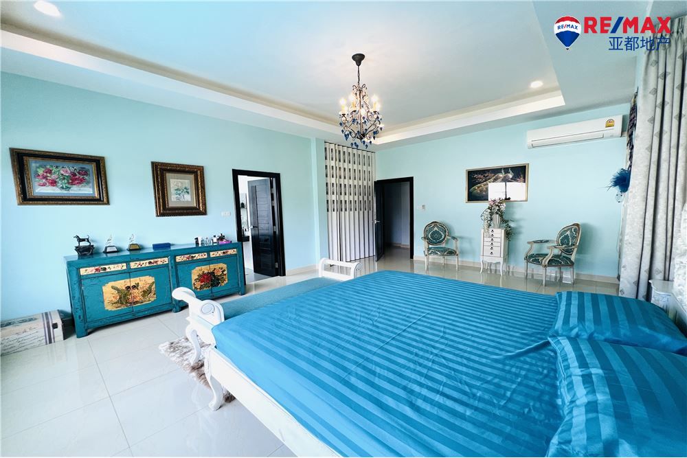 芭提雅班杜斯特泳池别墅504平方米3卧4卫出售 Baan Dusit Pattaya View Villa for Sale