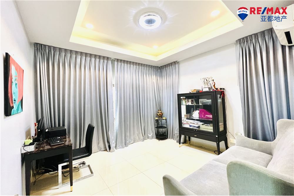 芭提雅班杜斯特泳池别墅504平方米3卧4卫出售 Baan Dusit Pattaya View Villa for Sale