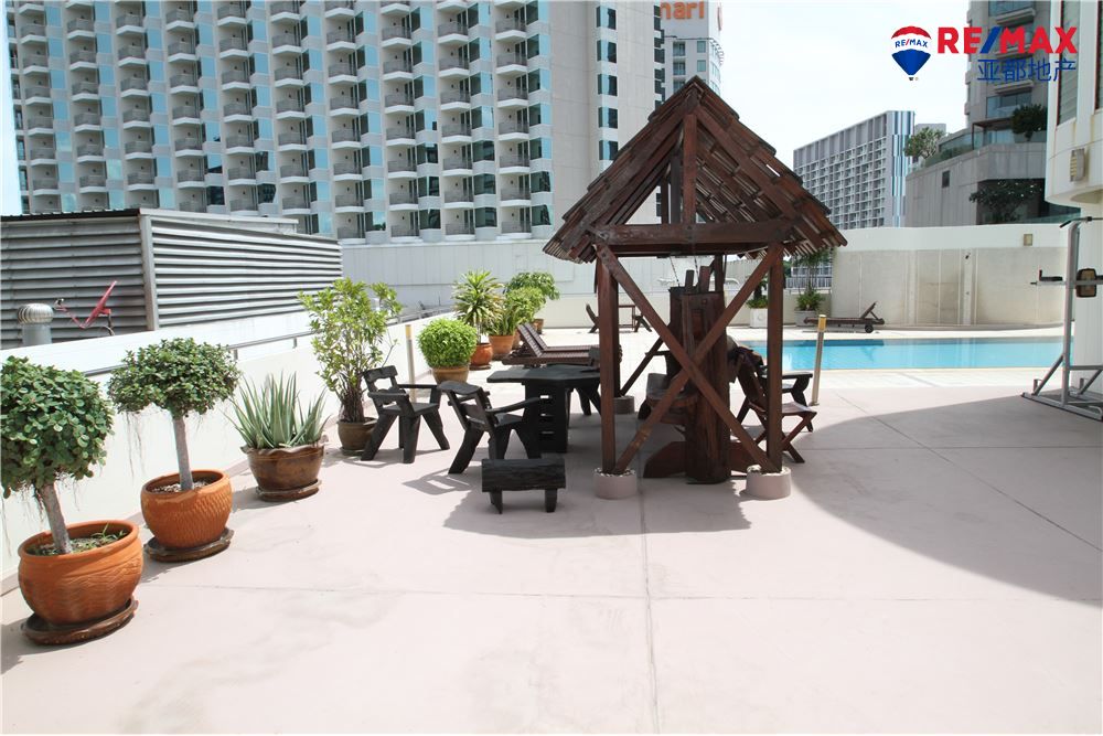 芭提雅市中心Bay House公寓60平方米1卧1卫出售 Bay House Condo, 1 Bedroom for Sale in Pattaya