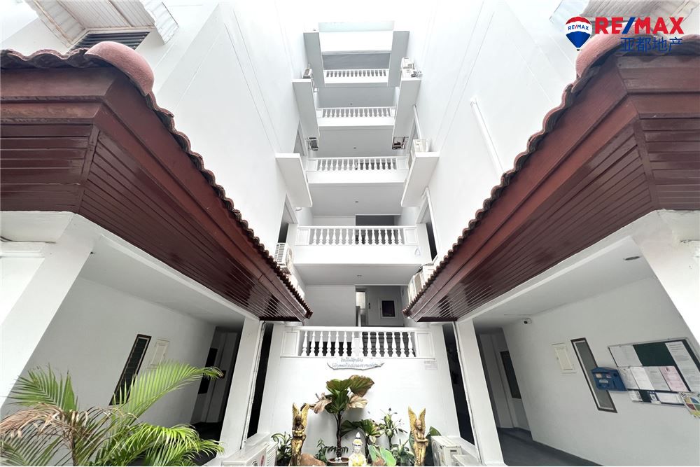 芭提雅班苏安拉拉纳公寓100平方米1卧1卫出售 Baan Suan Lalana 100 SQ.M. Large Bedroom for Sale