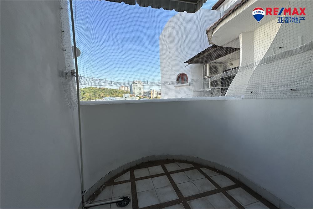 芭提雅帕山卡萨西班牙公寓25平方米开间户型出售 Casa Espana Studio with Balcony for Sale