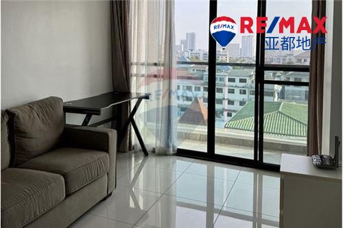 芭提雅帕山公寓36平方米1卧1卫出售 Siam Oriental Plaza 1 Bedroom for Sale