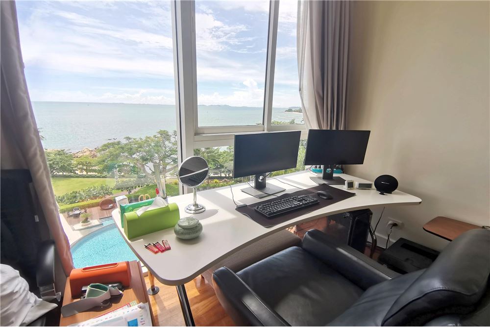 芭提雅海豚湾公寓238平方米2卧3卫出售 Condo Sea view The Cove 2 Bed 3 Bath Huge Balcony.