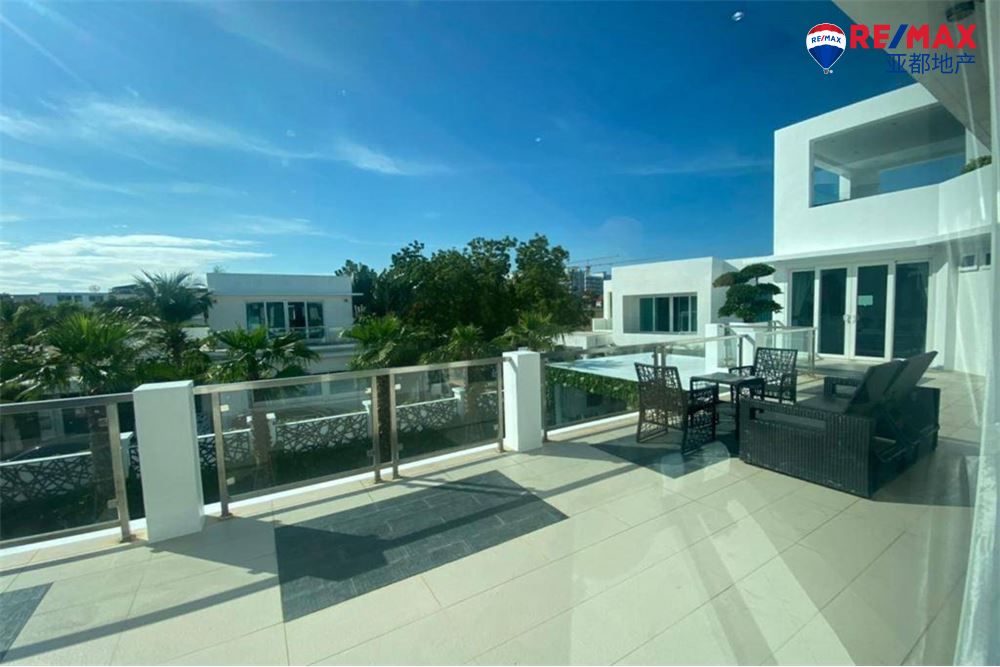 芭提雅棕榈绿洲海景别墅500平方米5卧4卫出售 Luxury 5 bedroom Palm Oasis Pool Villa for sale