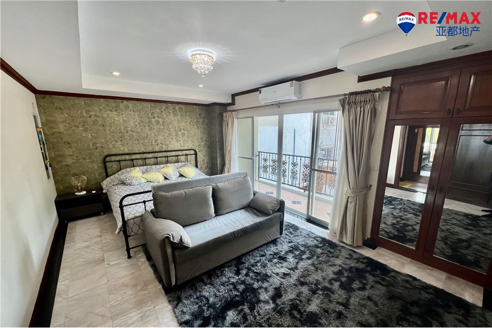 芭堤雅帕山东方花园公寓70平方米一居室出售 Siam Oriental 70 Sq.M. One Bedroom for Sale