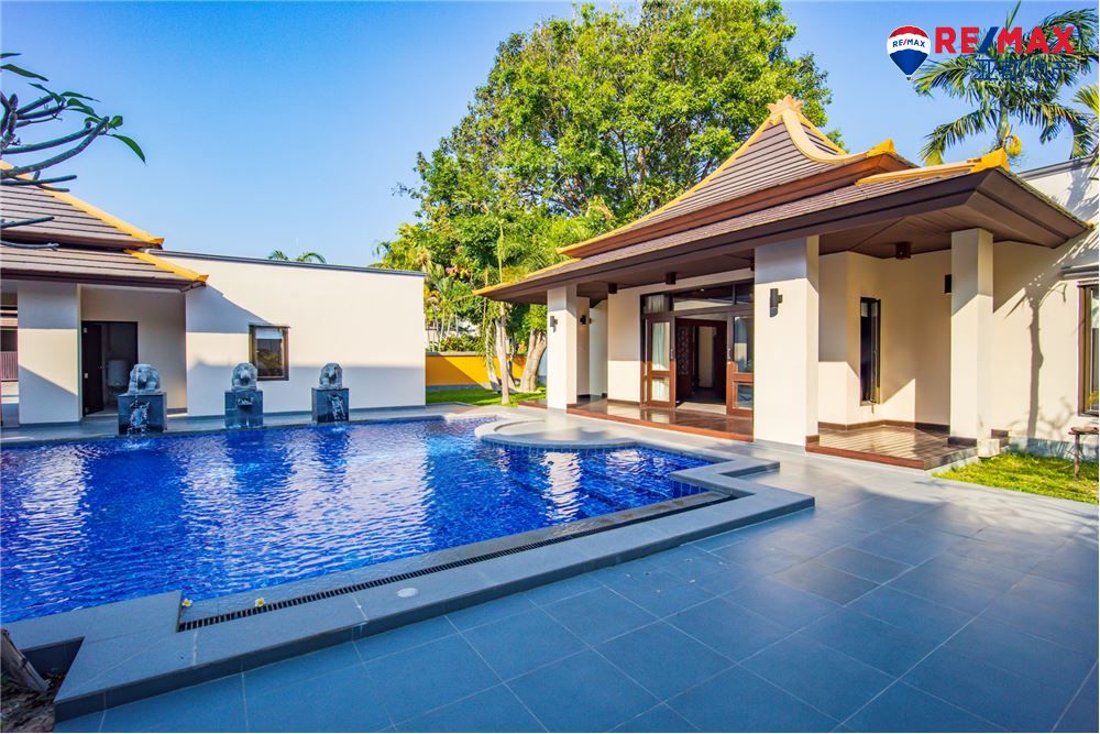 芭堤雅东区国际学校旁5房全新泰式豪华别墅 Phu Tara Pool Villa for Sale