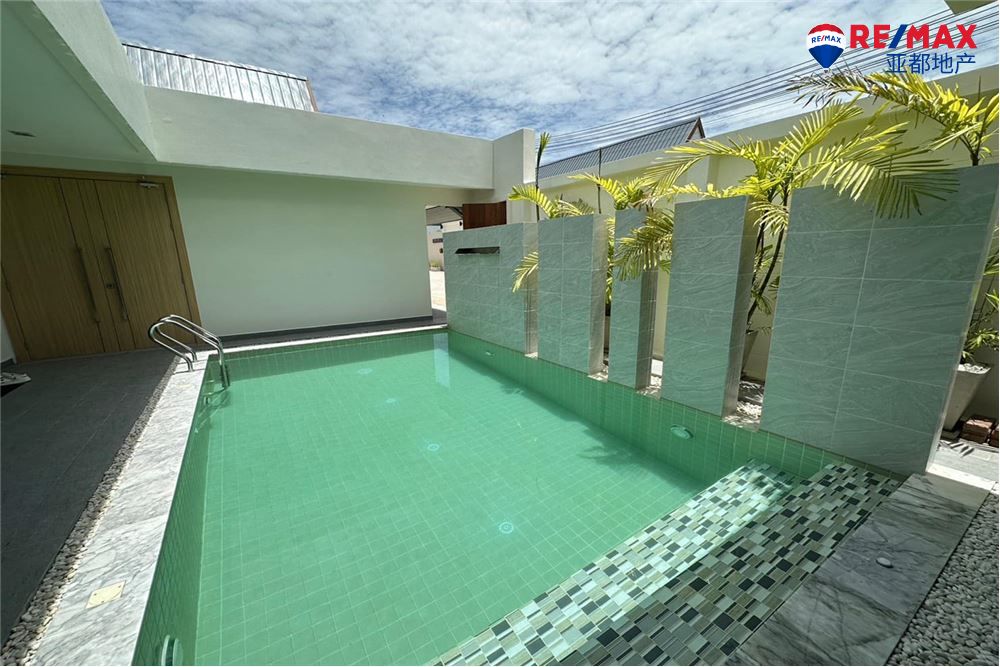 芭提雅别墅210平方米3卧4卫出售 Luxurious 3 bedroom Villa for sale at Baan Mae 4