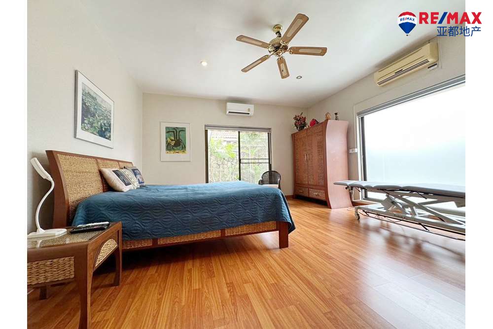 芭提雅别墅680平方米3卧4卫出售 3 Bedroom Beautiful House near Mabprachan Lake