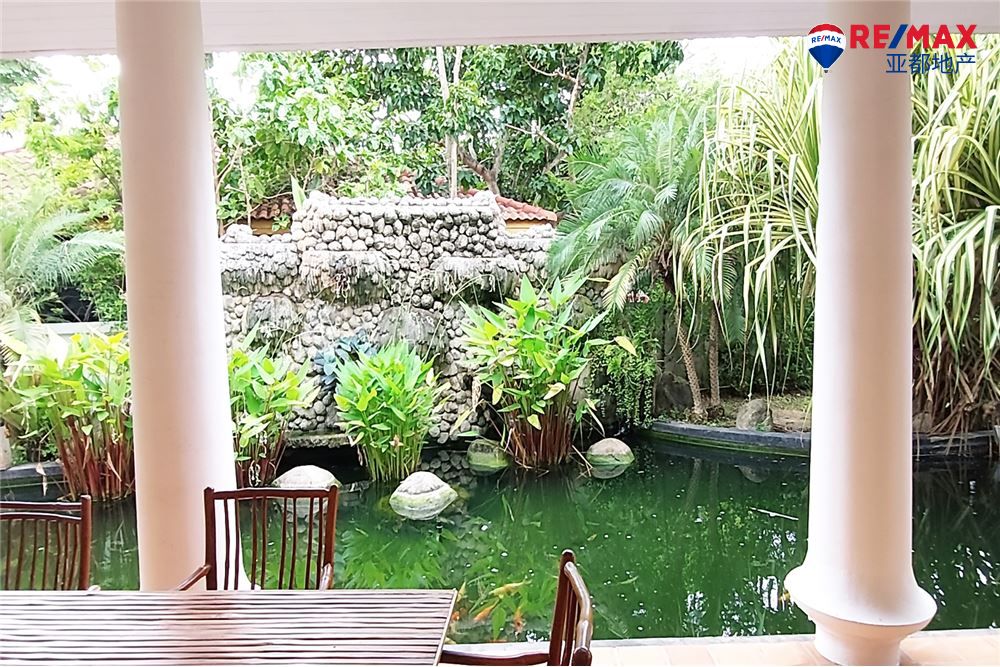 芭提雅中天区C'est Palai泳池别墅758平方米4卧5卫出售 Unique Luxury Pool House with Tropical garden