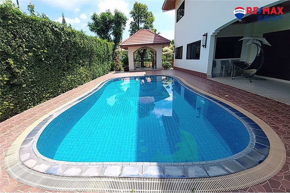 芭提雅东区720平方米5卧6卫两层泳池别墅出售 Gorgeous 5 Bedroom Pool Villa in Paradise 2