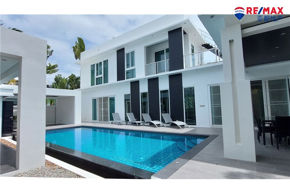 芭提雅现代别墅500平方米5卧6卫出售 Modern 5 Bedroom Pool Villa 