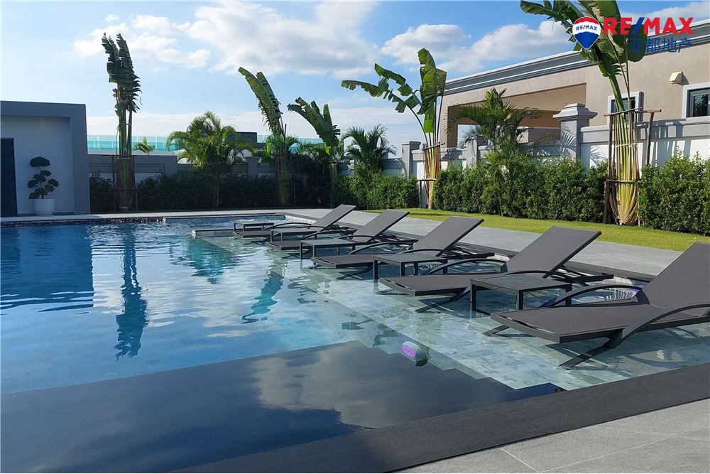 芭提雅东区暹罗皇家景观别墅区845平方米卧7卫出售 Luxury 6 Bedroom Pool Villa in Siam Royal View
