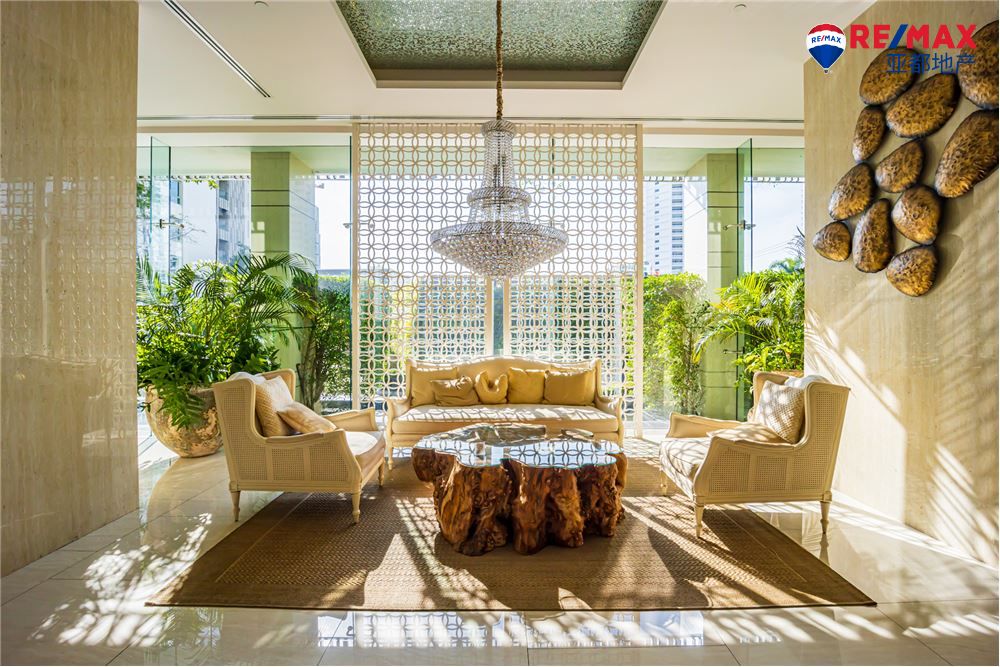 芭提雅里维埃拉公寓71平方米2卧2卫出售 The Ultimate in Luxury! Riviera Wong Amat Beach