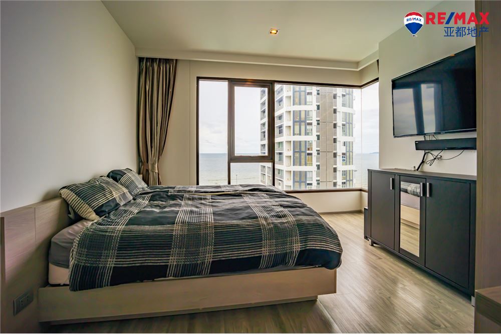 芭提雅海滨公寓50平方米1卧1卫出售 Stunning corner unit views! 