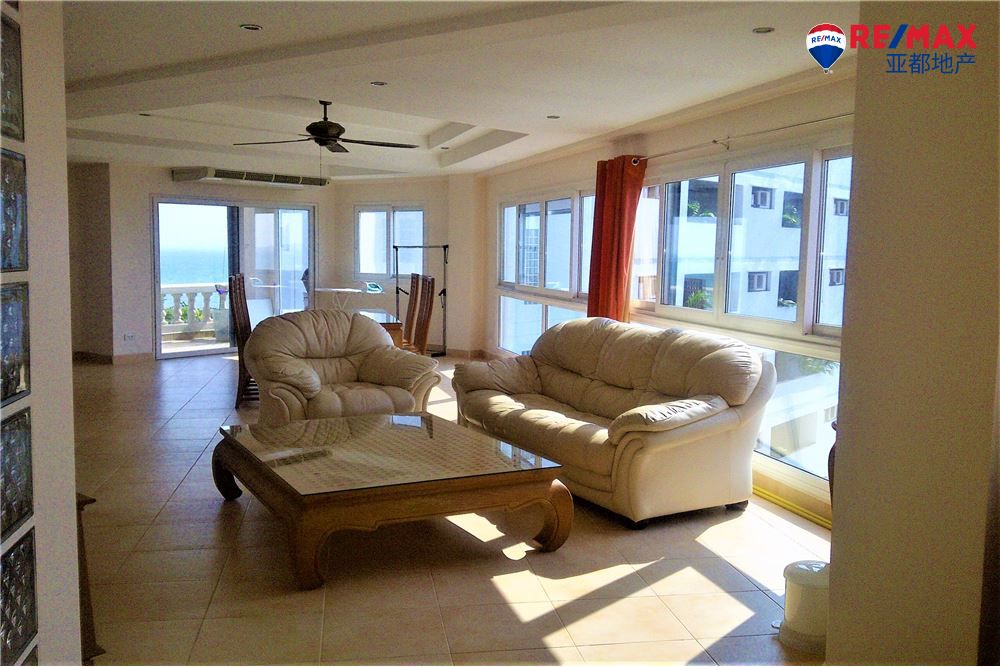 宽敞的2居室公寓，带两个阳台和海景 Spacious 2 BR Condo with 2 balconies and seaview
