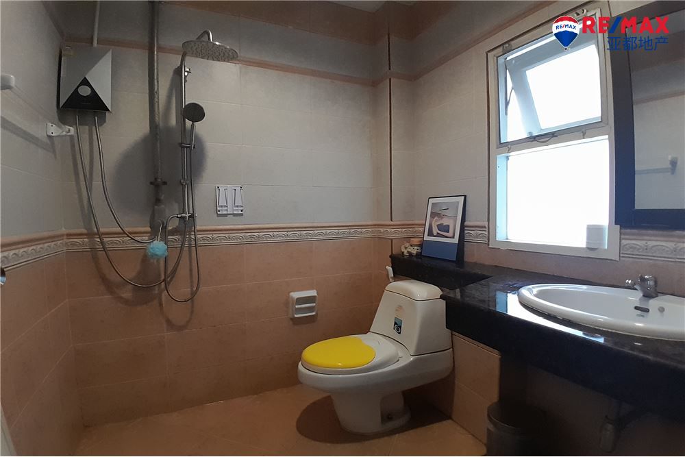 芭提雅班苏安拉拉纳公寓432平方米undefined卧6卫出售 04 Bed+6 Bath in Baan Suan Lalana for Sale 
