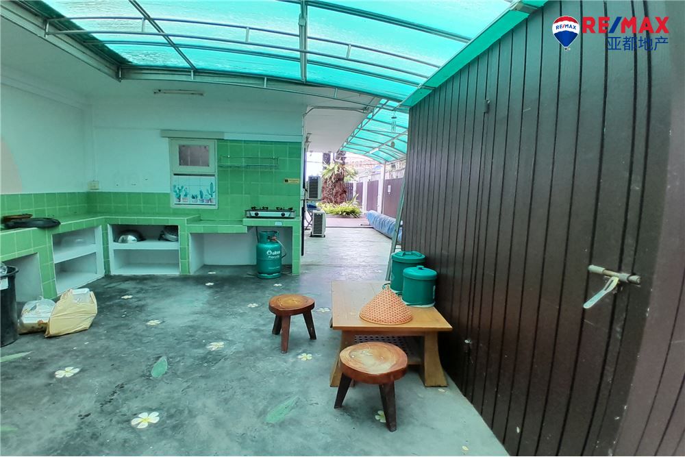 芭提雅班苏安拉拉纳公寓432平方米undefined卧6卫出售 04 Bed+6 Bath in Baan Suan Lalana for Sale 
