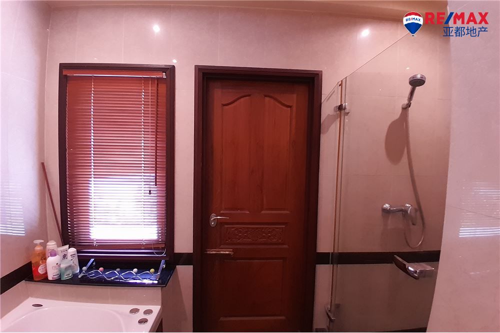 芭提雅别墅440平方米2卧3卫出售 2 Bedrooms 3 Bathrooms villa for sale in view tala