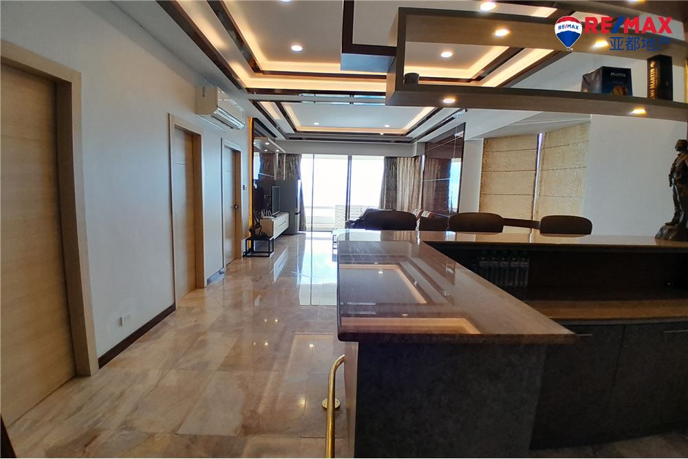 芭提雅塔莱海景公寓112平方米2卧2卫出售 Seaview Luxury 2 Bedroom at Chom Talay Resort Sale