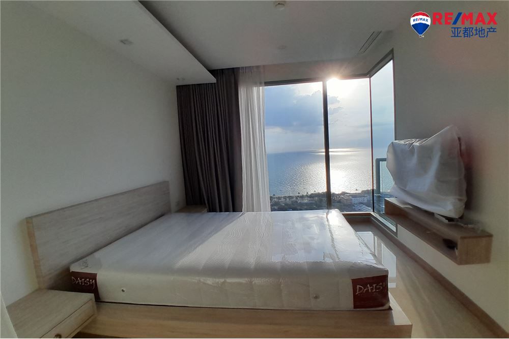 芭提雅中天海景公寓35平方米1卧1卫出售 Seaview Luxury 1 Bedroom at Jomtien Riviera Sale