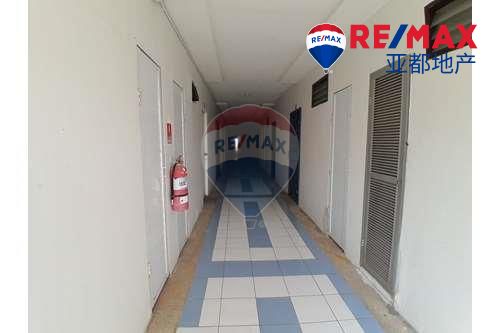 芭提雅市中心公寓38平方米1卧1卫出售 Urgent sale, room size 52 Sq m, in the heart of Pattaya, next to Sukhumvit.